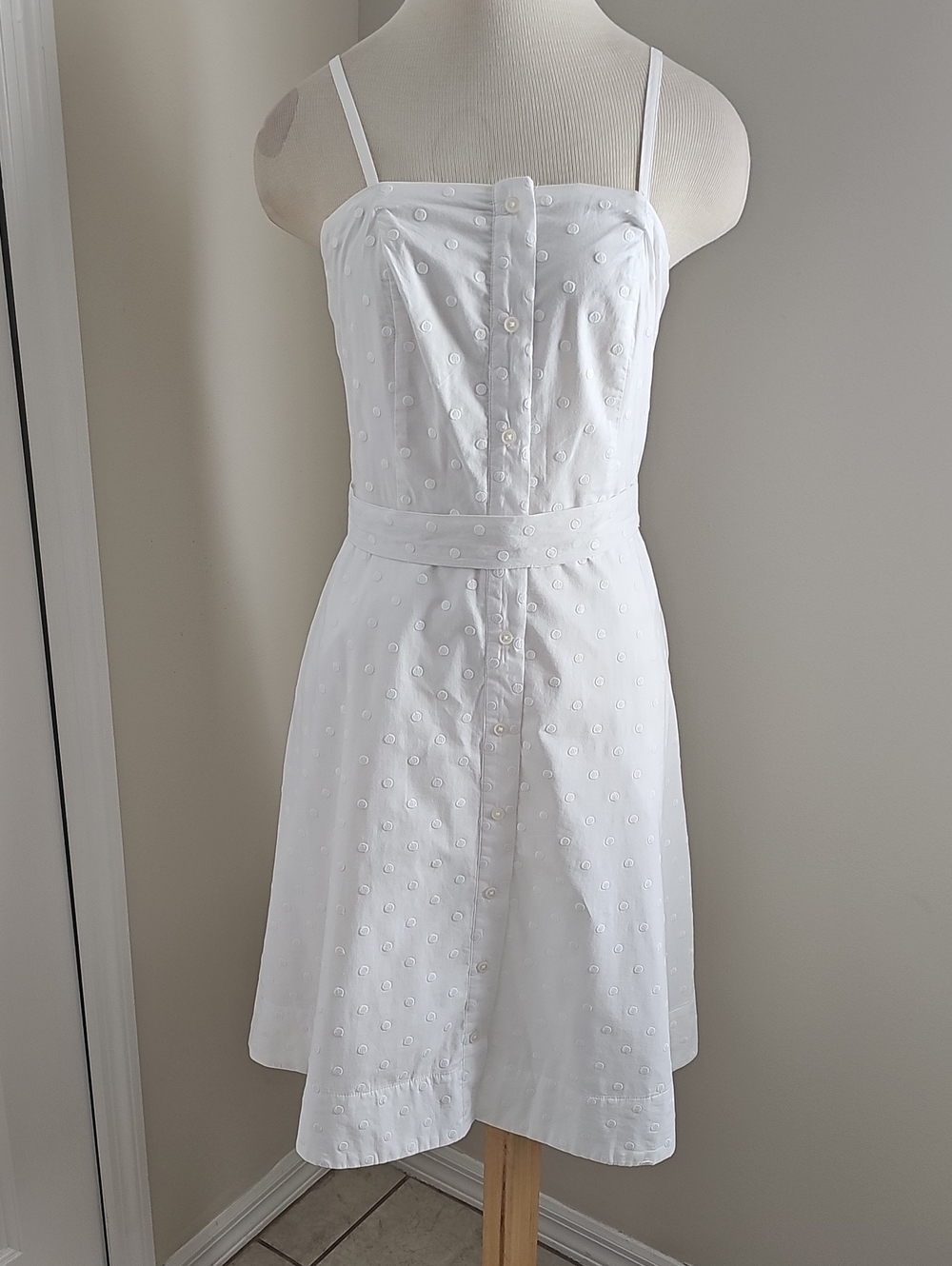 Banana‎ Republic White Eyelet Spaghetti Strap Dress - Classic Summer Style. Sz 6